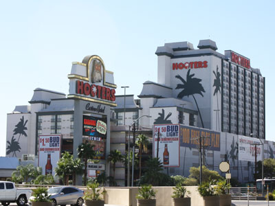 hooters casino hotel to las vegas strip